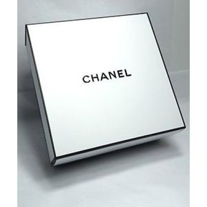 CHANEL Box